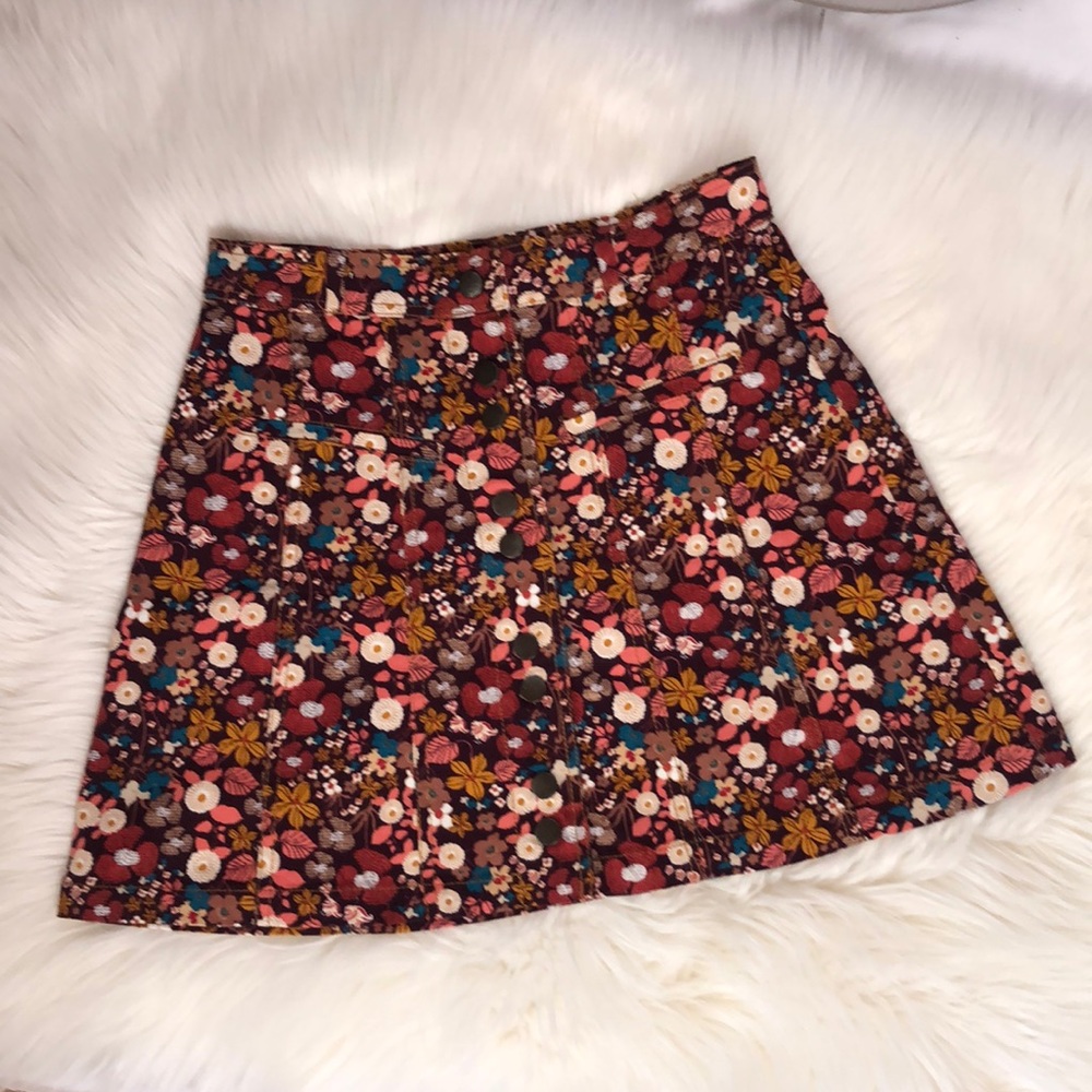 Zara Floral Button Up Mini Skirt Size Small